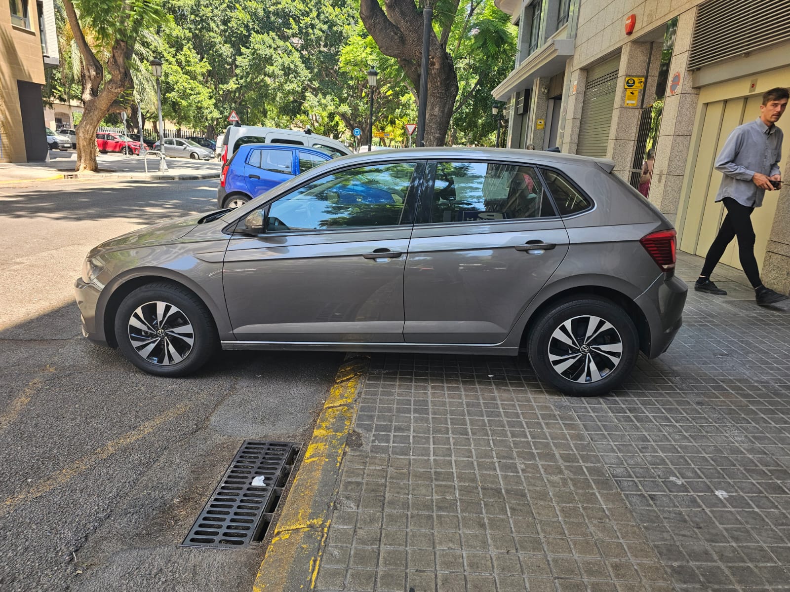 Miniatura 2 de VOLKSWAGEN POLO