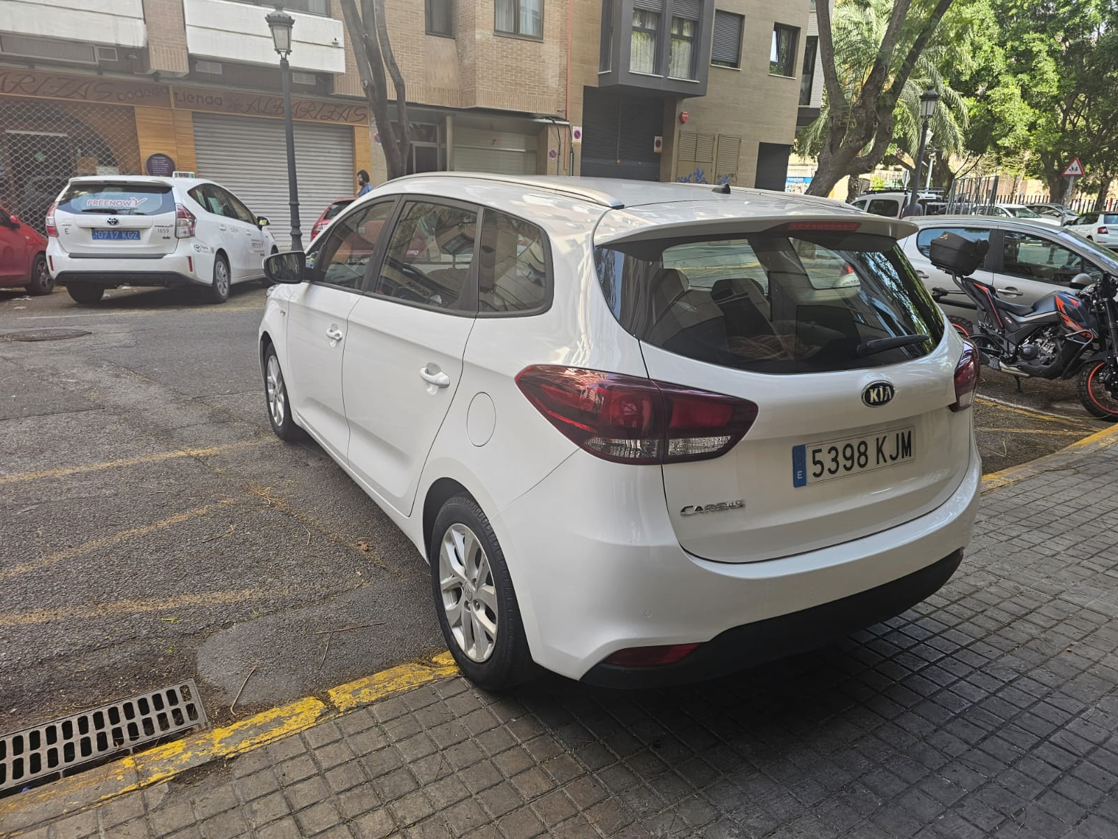 Miniatura 4 de KIA CARENS