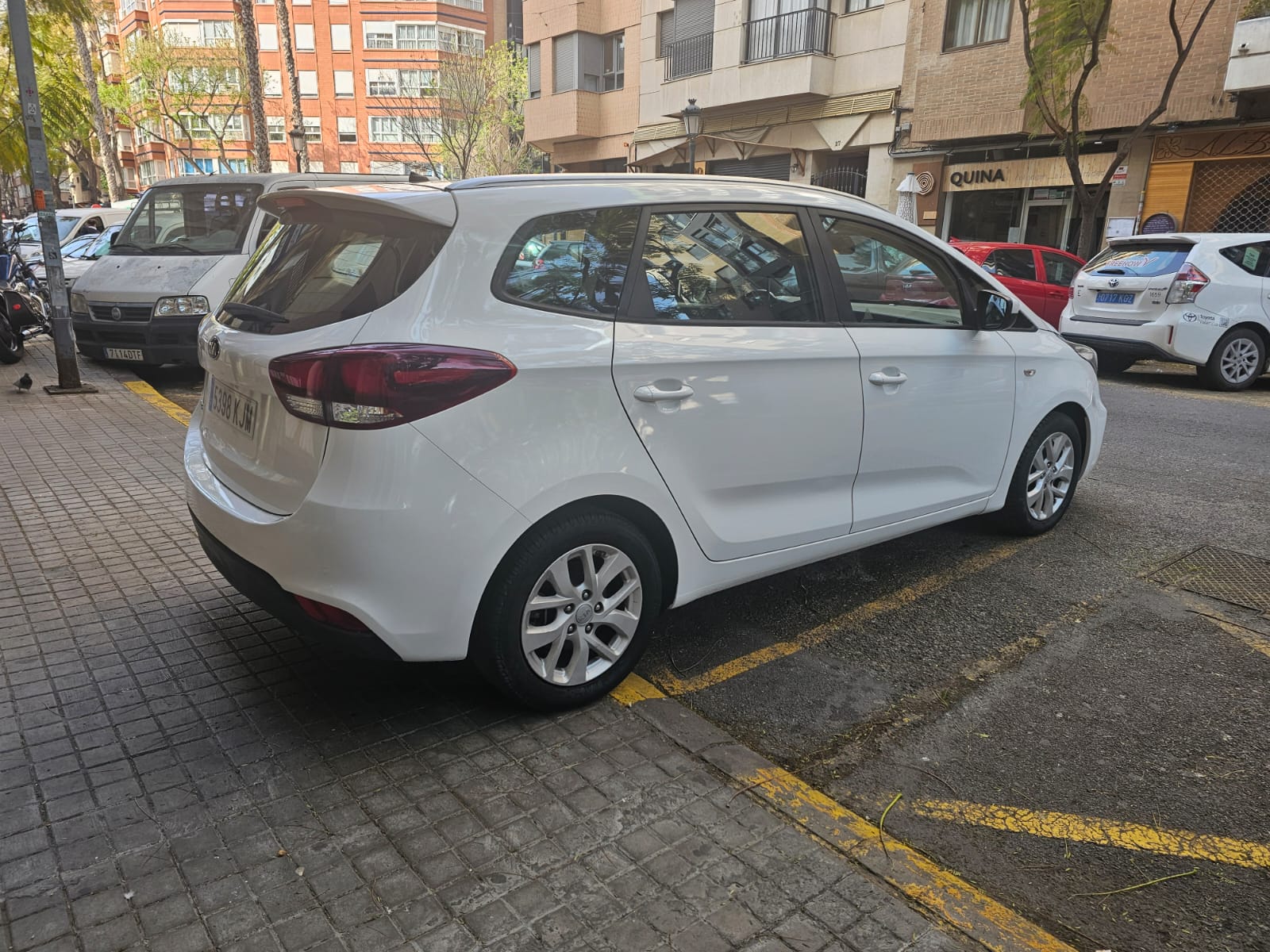 Miniatura 6 de KIA CARENS