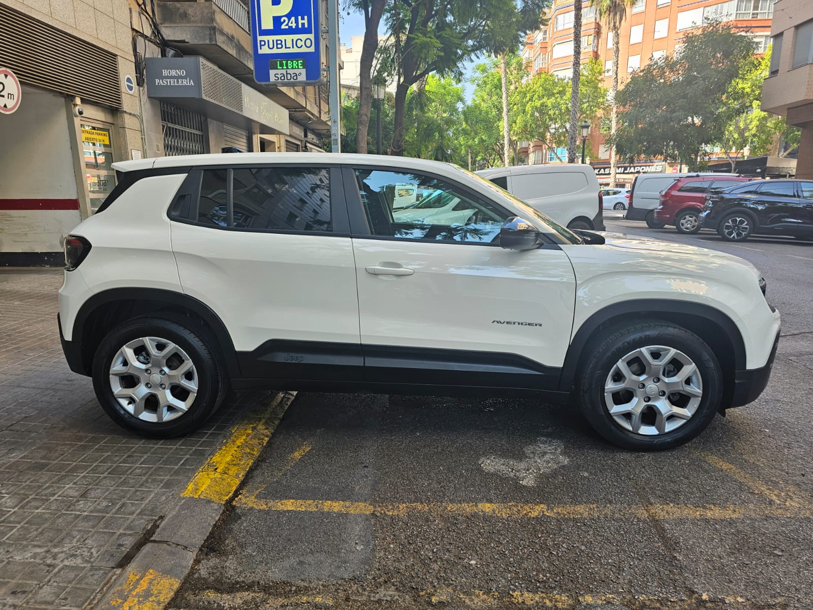 Miniatura 8 de JEEP AVENGER