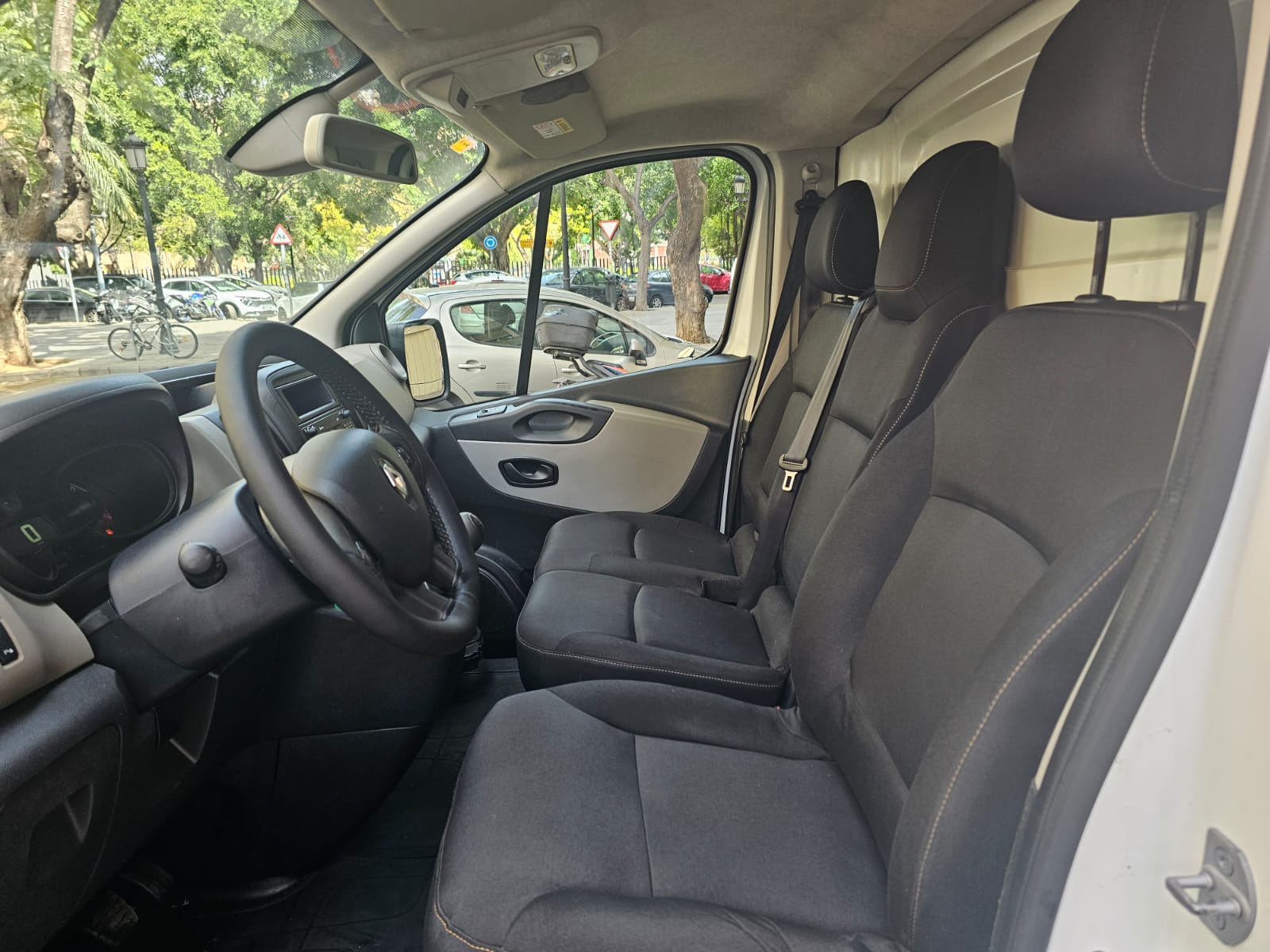 Miniatura 13 de RENAULT TRAFIC