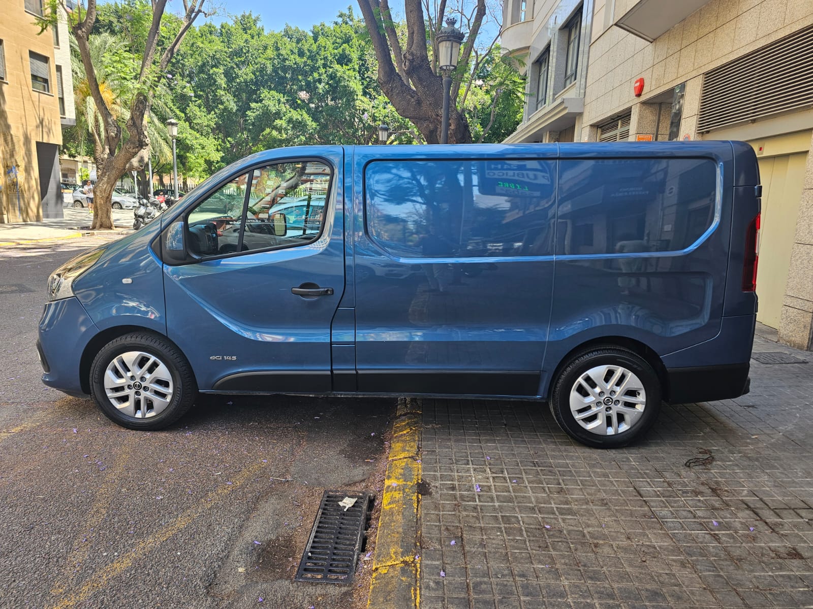 Miniatura 2 de NISSAN NV300